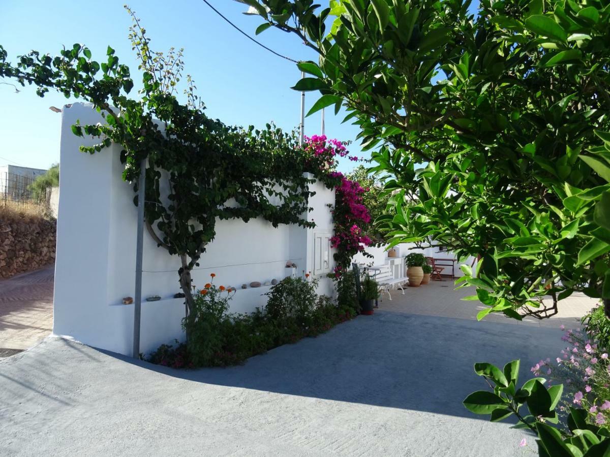 Matilda Milos - Cycladic Living Daire Triovasálos Dış mekan fotoğraf